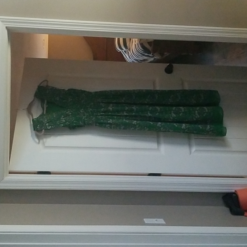 Max studio  new dress never worn beautiful summer green color with yellow flower